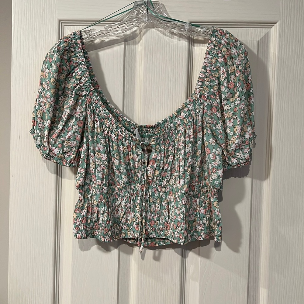 NWT Floral Crop Top